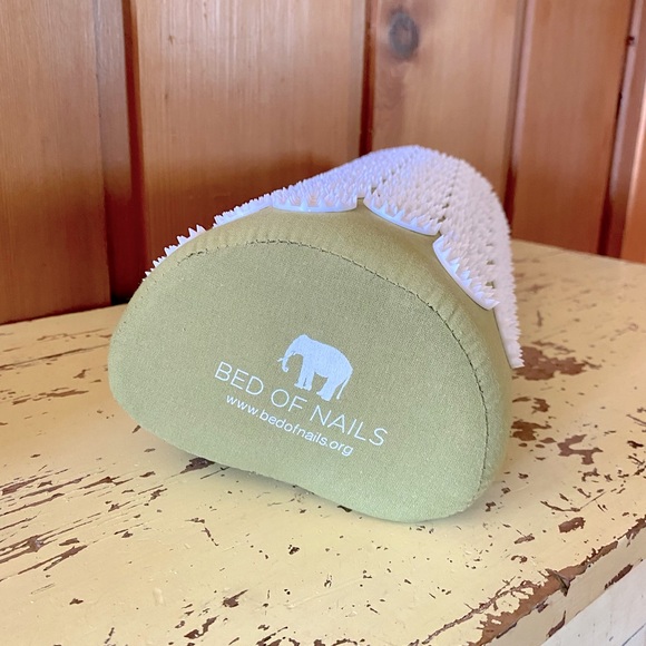 Bed of Nails Acupressure Neck Pillow - Picture 3 of 4